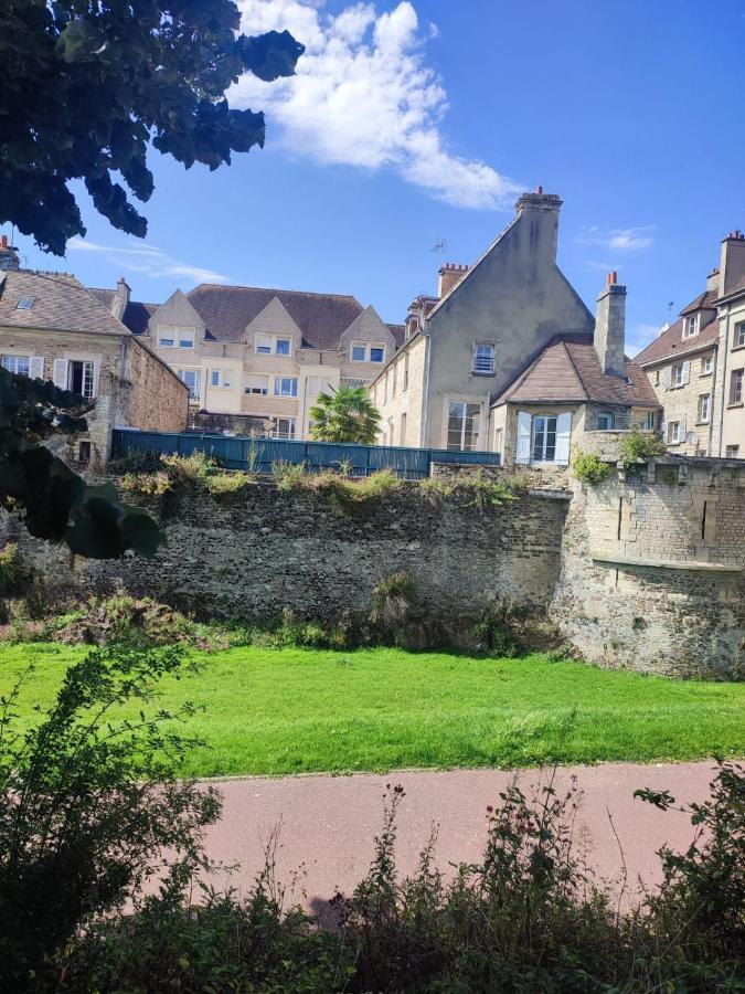La Chambre Des Remparts Falaise  Eksteriør billede