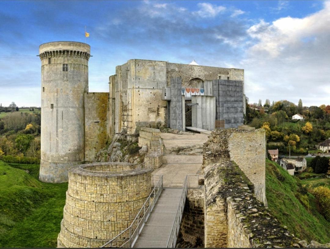 La Chambre Des Remparts Falaise  Eksteriør billede