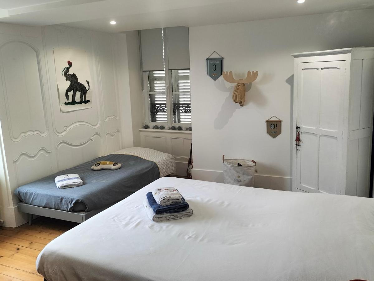 La Chambre Des Remparts Falaise  Eksteriør billede